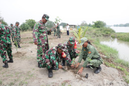 Sinergi TNI dan Warga Wujudkan Lingkungan Bersih di Tulangan