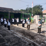 Harmoni Kebugaran dan Kekompakan: Keluarga Besar Koramil 07 Krembung Gelar Senam Bersama untuk Perkuat Silaturahmi