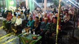 Bukan Sekadar Jaga Keamanan, Babinsa dan Warga Plaosan Bersatu dalam Gema Sholawat Nabi