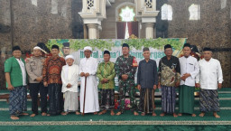 Babinsa Tulangan Hadiri Ihtifal Jama’i dan Apresiasi Santri Berprestasi Ponpes Nurul Islam