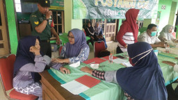 Peduli Kesehatan Masyarakat, Babinsa Simoketawang Aktif Dampingi Posyandu Balita dan Lansia