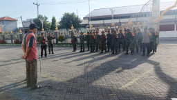 TNI dan Warga Bangah Rawat Semangat Gotong Royong di Rumah Ibadah