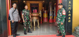 Pengamanan Humanis Babinsa, Umat Konghucu Nyaman Beribadah Imlek
