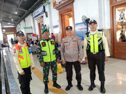 Pengamanan Posko Terpadu Lebaran 2026,  Babinsa Pastikan Mudik Aman dan Nyaman