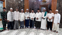 Tarawih Bersama Forkopimka Gedangan, Pererat Silaturahmi dengan Warga Sawotratap