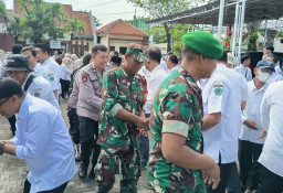 Anggota Babinsa Koramil 0816/06 Tanggulangin  Hadiri Acara Halal Bihalal Bersama Jajaran Forkopimka