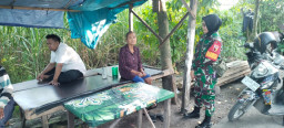 Komsos Humanis Babinsa Cangkring, Pererat Silaturahmi dan Serap Aspirasi Warga