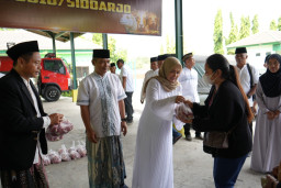 Berbagi Berkah Idul Adha, Kodim 0816/Sidoarjo Salurkan Daging Qurban kepada Warga