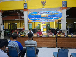 Babinsa Wonoayu Rembuk Bareng Warga Tentukan Masa Depan Koperasi Merah Putih