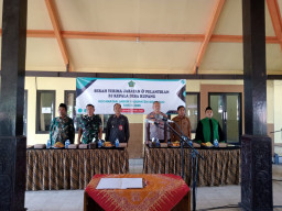 Pelantikan Pj Kepala Desa, Babinsa Kupang Perkuat Sinergi dan Pelayanan Warga
