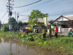 Koramil Sukodono dan Warga Plumbungan Gotong Royong Jaga Kebersihan Lingkungan