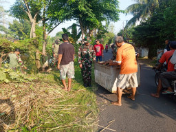 TNI dan Masyarakat Bersatu Bersihkan Lokasi Pembangunan Jembatan Perintis Garuda