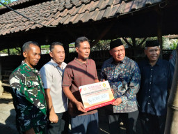 Peduli Peternak Lokal, Danramil Balongbendo Hadir di Tengah Masyarakat
