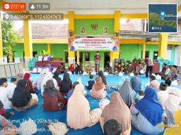 Tebarkan Harapan, Babinsa Karangpuri Dampingi Penyaluran Santunan Pendidikan