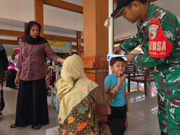 Babinsa Krian Dampingi Posyandu, Wujud Kepedulian TNI untuk Generasi Sehat