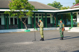 Dandim Sidoarjo Tekankan Disiplin dan Profesionalisme Saat Pimpin Apel Pagi