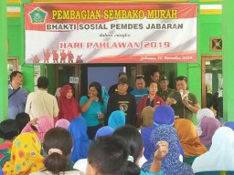 Batuud koramil0816/10 Balongbendo hadiri Baksos pembagian sembako murah