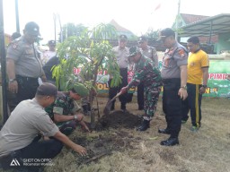 Peduli Lingkungan, Koramil 0816/13 Laksanakan Kegiatan Penanaman Pohon