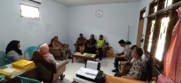 Babinsa Ramil 0816/10 Balongbendo hadiri sosialisasi pembuatan sampah