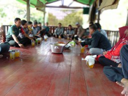 Babinsa Kedungcangkring Hadiri Syukuran Terpilihnya Ketua RT 03