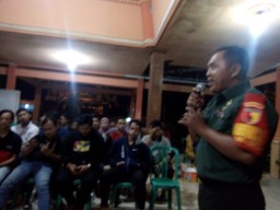 Babinsa koramil 0816/10 Balongbendo Berikan arahan tentang bahaya Narkoba d