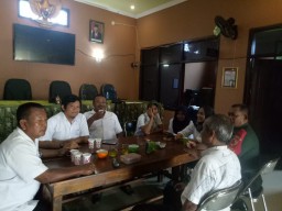 TINGKATKAN KEAMANAN, BABINSA KORAMIL TULANGAN KOMSOS  DENGAN WARGA