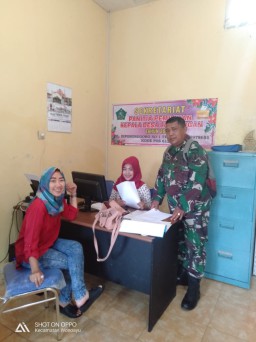 Babinsa Koramil 0816/13 Memantau Pendaftaran CAKADES Becirongengor