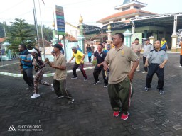 KORAMIL 0816/13 WONOAYU LAKSANAKAN SKJ DAN INSTANSI DI DS LAMBANGAN