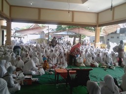 Babinsa Ramil 12/Prambon hadiri pengajian umum