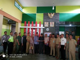 Babinsa Koramil 08 Jabon Monitoring Pendaftaran Calon Kades Dukuhsari
