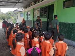 Koramil 04/Porong dapat Kunjungan TK Sharma Wanita