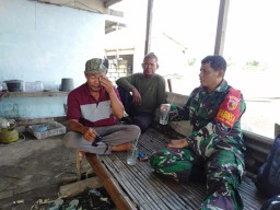 Keakraban Babinsa Jabon Dengan Tokoh Pemuda Di Desa Kedungpandan