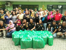 Sinergitas Anggota Koramil 0816/01 dengan ILS dengan Jumat Berkah
