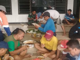 Babinsa Koramil 18 Sedati dan Masyarakat Hadiri Acara Renovasi masjid