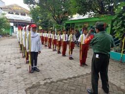 Koramil 0816/16 waru Melatih PBB Di SDN 1 Waru