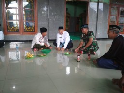 Danramil'07/Krembung Ikuti Safari Sholat Jum'at Bersama Forkompimka Krembun