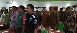 Babinsa Koramil 0816/08 Jabon menghadiri Pelatihan Linmas Desa Kupang.
