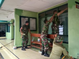 Peduli Lingkungan Yang Bersih Dan Sehat, Anggota Koramil 0816/11 Tarik Pemb