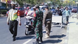 Bersama Tiga Pilar Anggota Koramil 0816/ 06 Tanggulangin Melaksanakan Giat