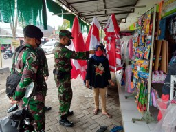 Babinsa 11 Tarik Pergencar Sosialisasi Masker