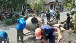 Tak kenal hari libur,Tim Satgas kebut Pengerjaan penyangga jalan