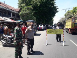 Bersama Polsek Tanggulangin Anggota Koramil 0816/ 06 Tanggulangin Melaksana
