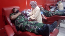 Anggota Ramil0816/07 Krembung Ikut Laksanakan Kegiatan Donor Darah di Kanto