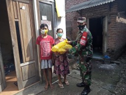 Sertu Eko dan Forkompimka Krembung Hadiri acara Santunan yatim piatu