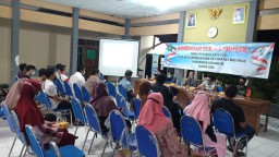 BABINSA 0816/03 DESA BANJARKEMANTREN MENGHADIRI BIMTEK PEMUTAKHIRAN DATA BE