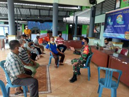 PELDA MARJUKI SELAKU BINTARA PEMBINA DESA MELAKSANAKAN KOMSOS BERSAMA WARGA