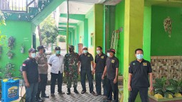 Koramil 0816/07 Krembung Serka M. Awwabin Laksanakan Penanganan Covid 19 da