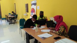 Petugas Gabungan Sidoarjo Jemput satu Orang Pekerja Migran Indonesia (PMI)