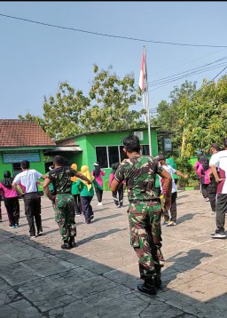 Ramil 0816/07 Bersama Polsek Krembung Adakan Senam Bersama