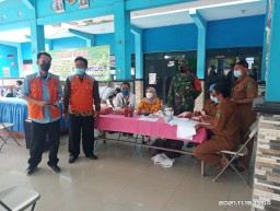 Serka Awwabin Laksanakan Pendampingan Pembagian Kartu BPNT